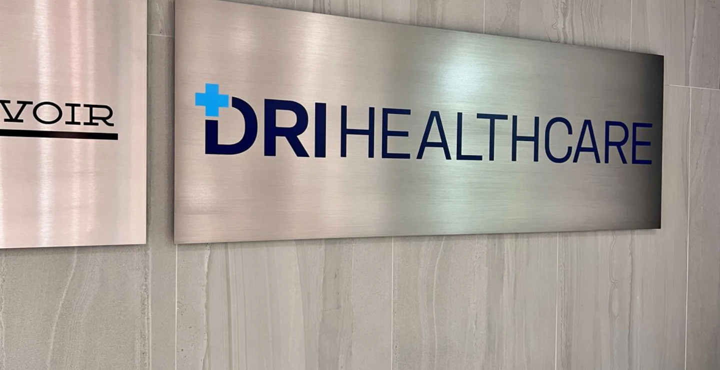 Metal Office Name Board Design (Brass, Steel, Aluminium): Branding Guide